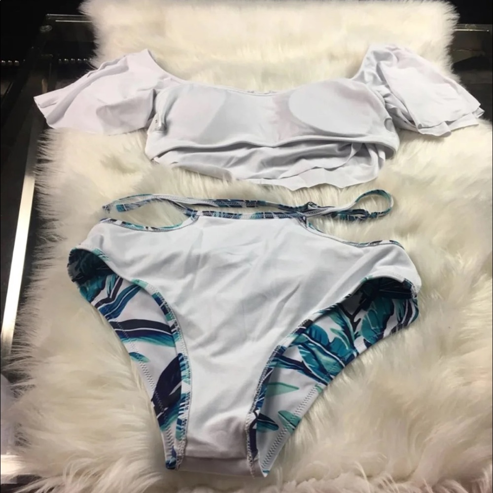 New Off Shoulder Ruffled Bikini - Picture 3 of 6